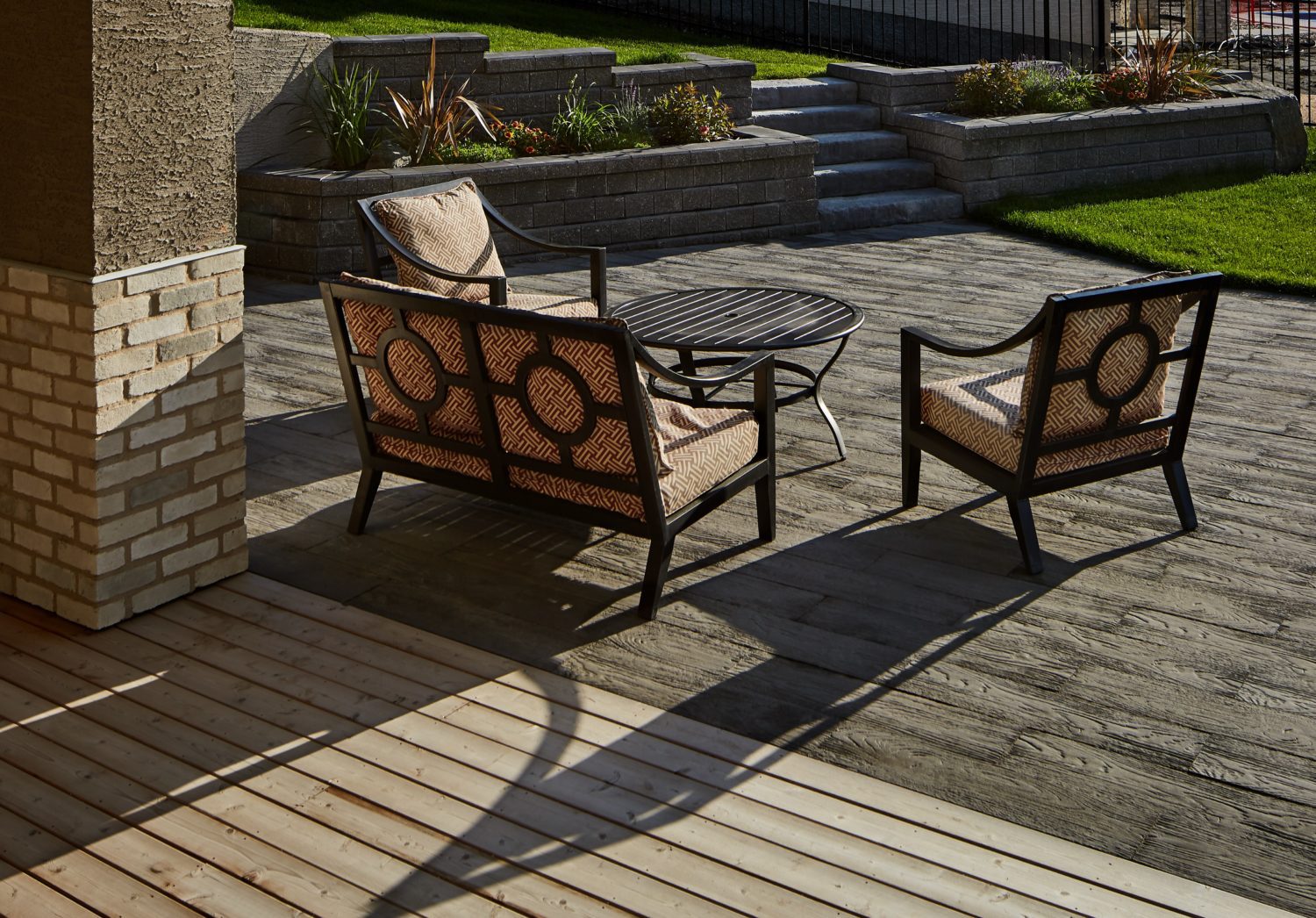 Why choose interlocking pavers? - Stonehenge Designed Landscapes